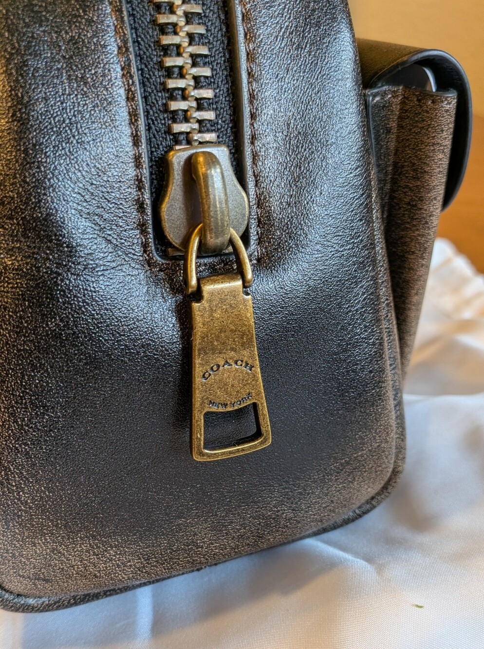 Coach Twinlock 20 Loved Leather Bag - Picture 15 of 15